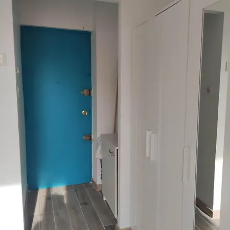 Apartment Studio Bleu En Face De La Gare 10mn Au Vieux Port Marseille