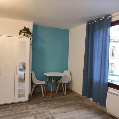 Apartment Studio Bleu En Face De La Gare 10mn Au Vieux Port Marseille